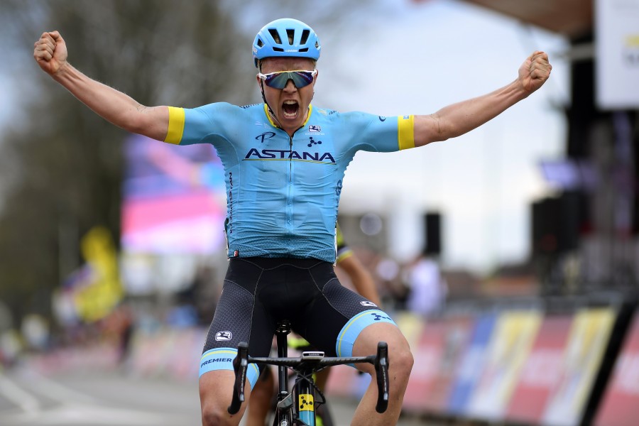 ASTANA PROTEAM s Corima kolesami